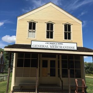 Meet your Posher, Tavin